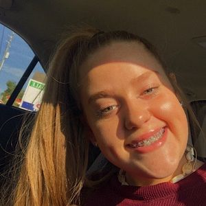 Meet your Posher, Kaylie